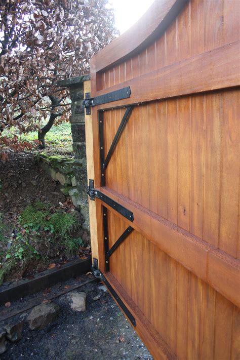 Gate furniture - When fitting any gate furniture outside there is always the problem of the effects of the weather. To combat this problem you should choose gate furniture that has a galvanised finish. There are two types of finish available, 'zinc plated' and 'hot spelter galvanised'. If the item has been 'zinc plated', a thin layer of zinc has been deposited ...